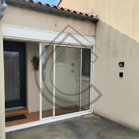 La Casa Leo Semesterbostad Vendrennes