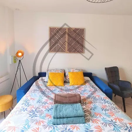 La Casa Leo